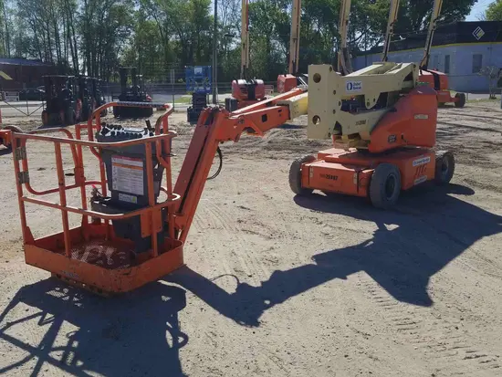 2012 JLG E400AJPN Articulating Boom Lift