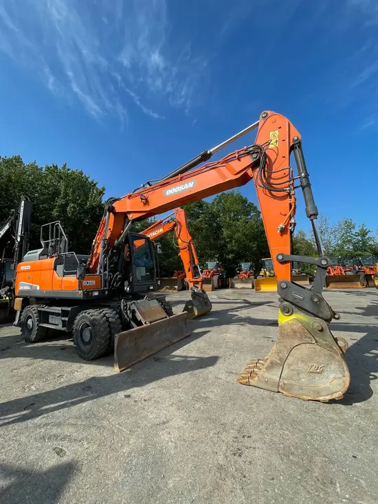 2017 Doosan DX190W-5-US40 Excavator