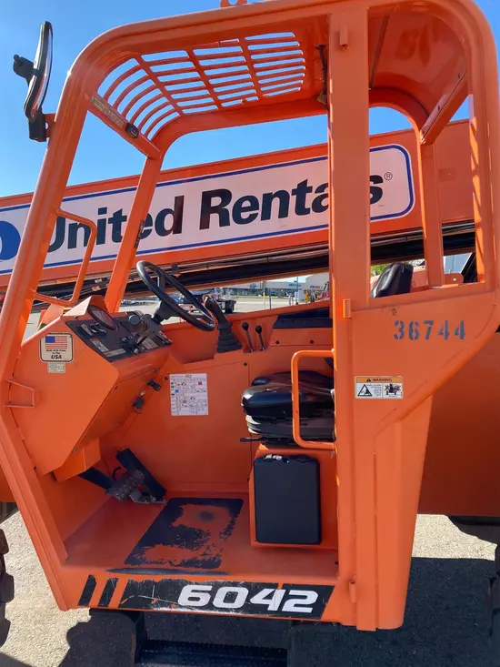 2016 SKYTRAK 6042 Forklift