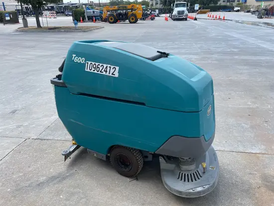 2019 Tennant M-T600E Scrubber