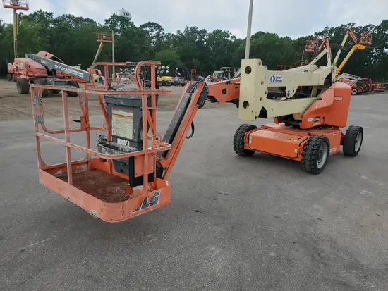 2015 JLG E450AJ Articulating Boom Lift