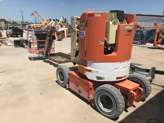 2013 JLG E300AJP Articulating Boom Lift