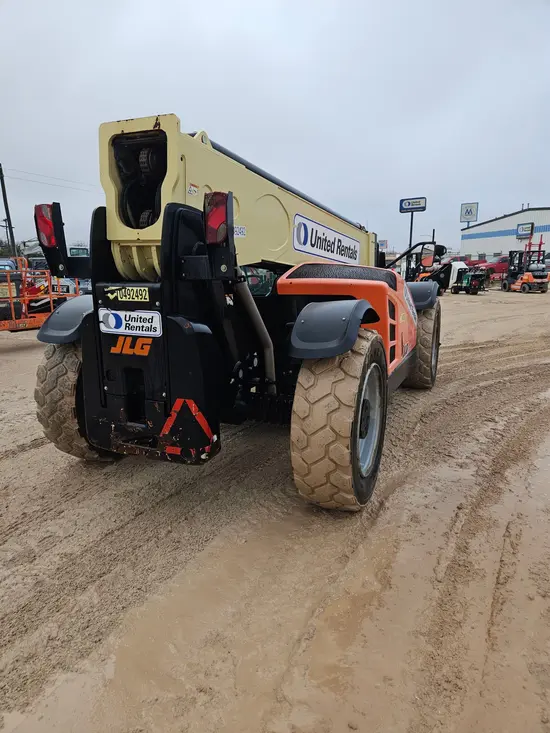 2016 JLG 1055 Forklift