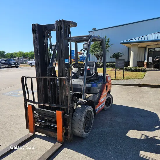 2017 Toyota 8FDU30 Warehouse Forklift