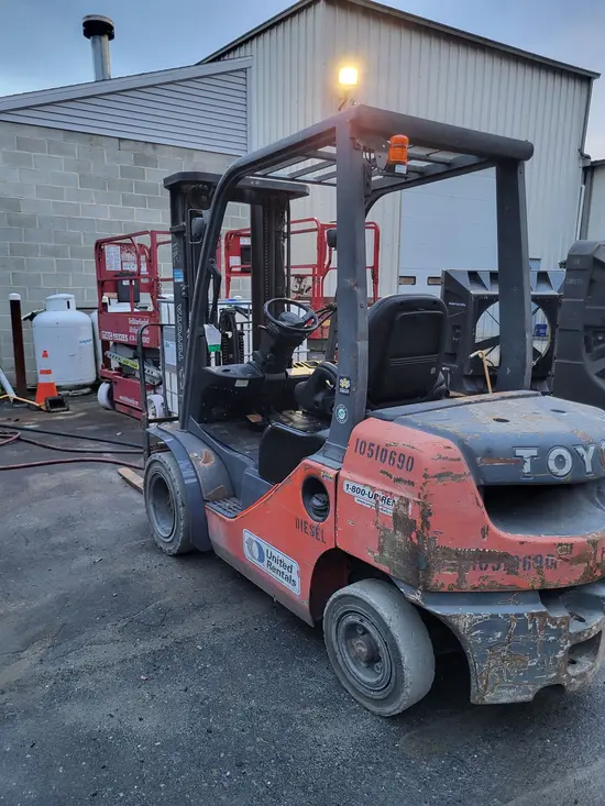 2016 Toyota 8FDU25 Warehouse Forklift