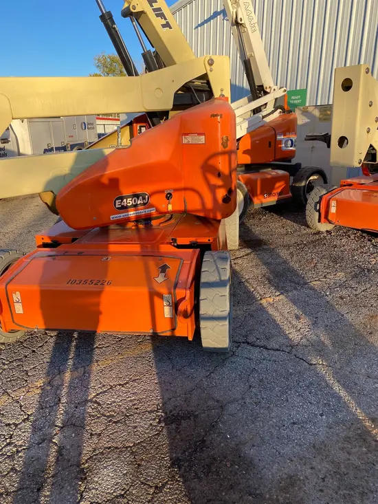 2015 JLG E450AJ Articulating Boom Lift