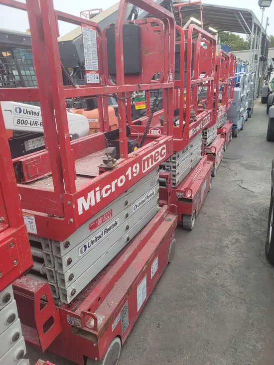 2018 MEC MICRO 19 Scissor Lift