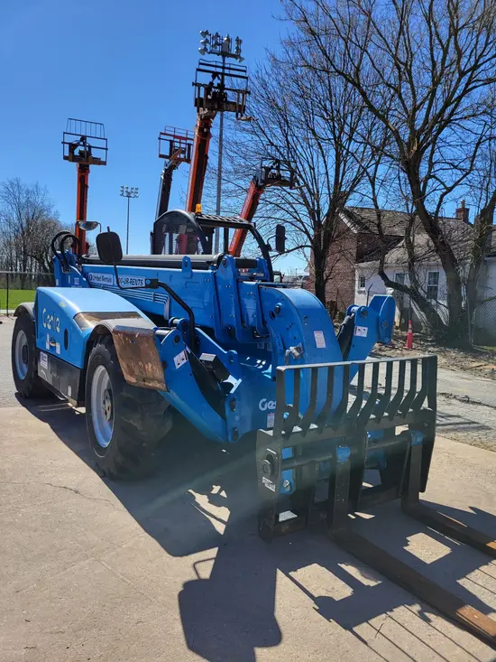 2015 Genie GTH-1256 Forklift