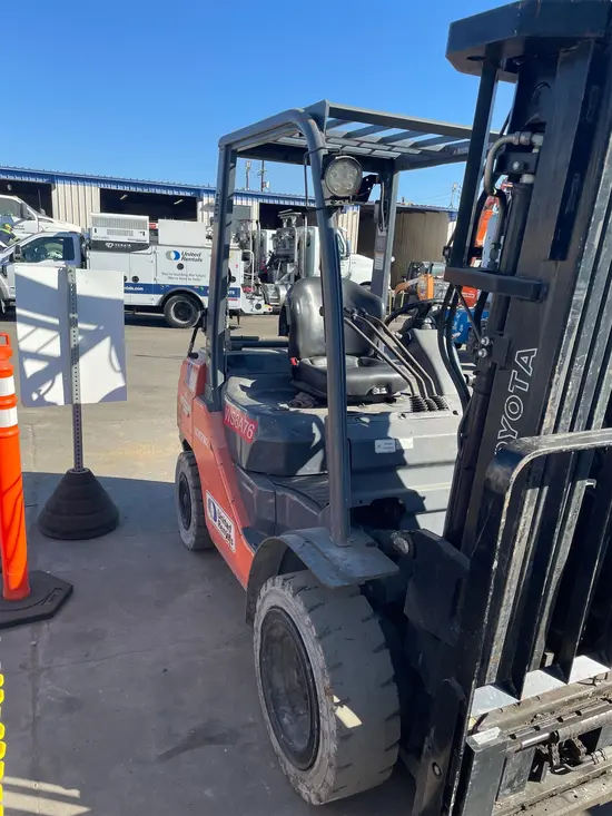 2014 Toyota 8FGU30 Warehouse Forklift