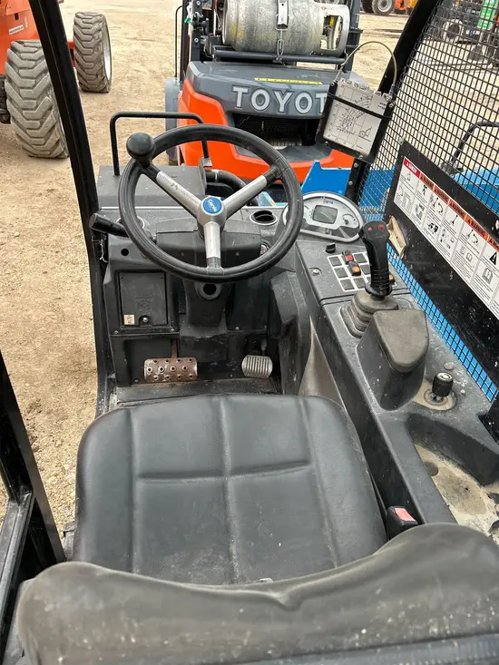 2017 Genie GTH-5519 Forklift