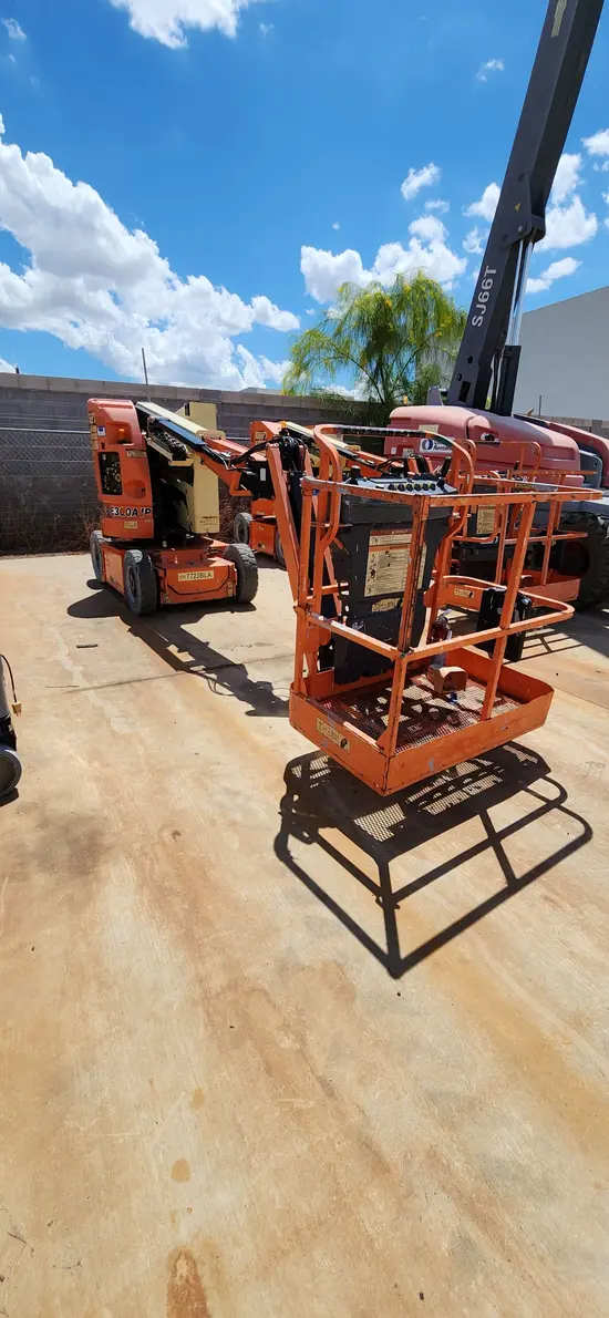 2014 JLG E300AJP Articulating Boom Lift