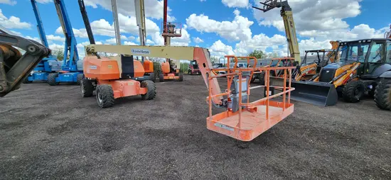 2013 JLG 800A Articulating Boom Lift