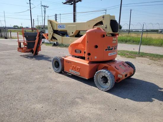 2013 JLG E400AJPN Articulating Boom Lift