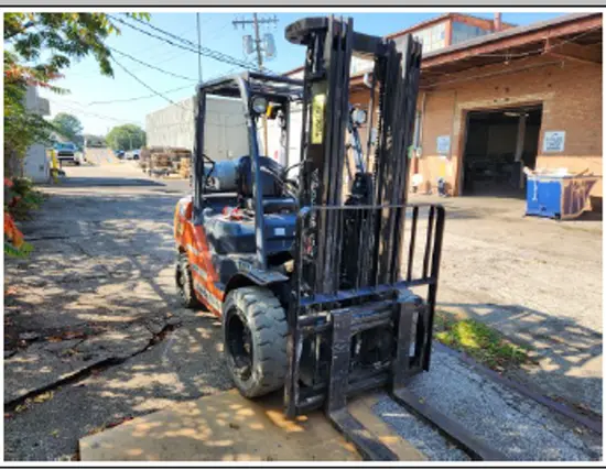 2018 Toyota 8FGU30 Warehouse Forklift