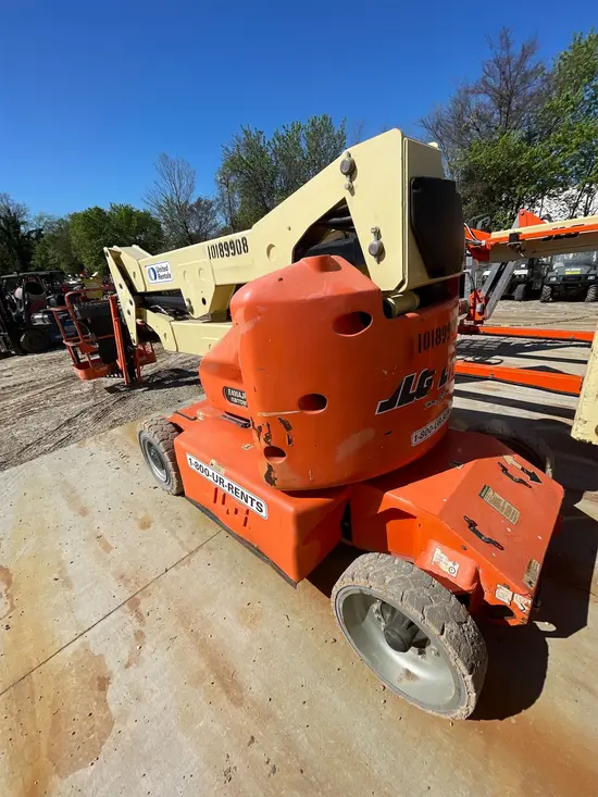 2013 JLG E400AJPN Articulating Boom Lift