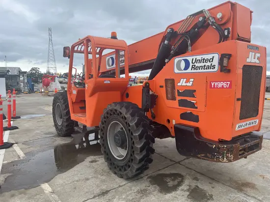 2015 SKYTRAK 8042 Forklift
