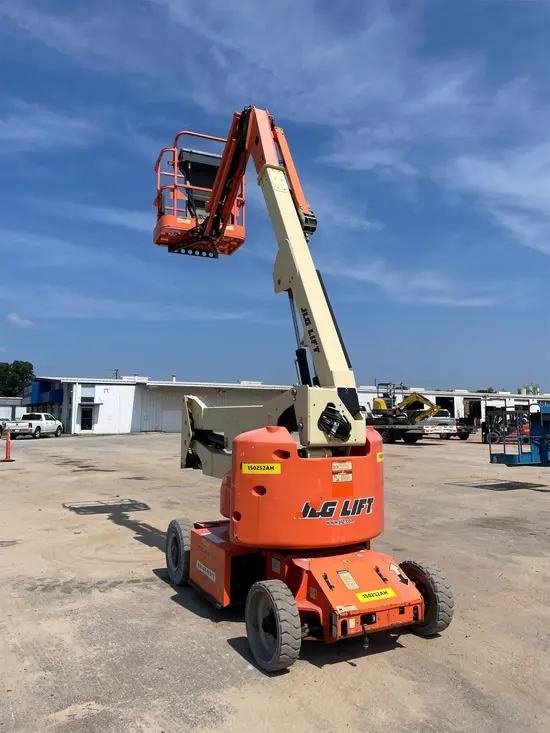 2015 JLG E400AJPN Articulating Boom Lift