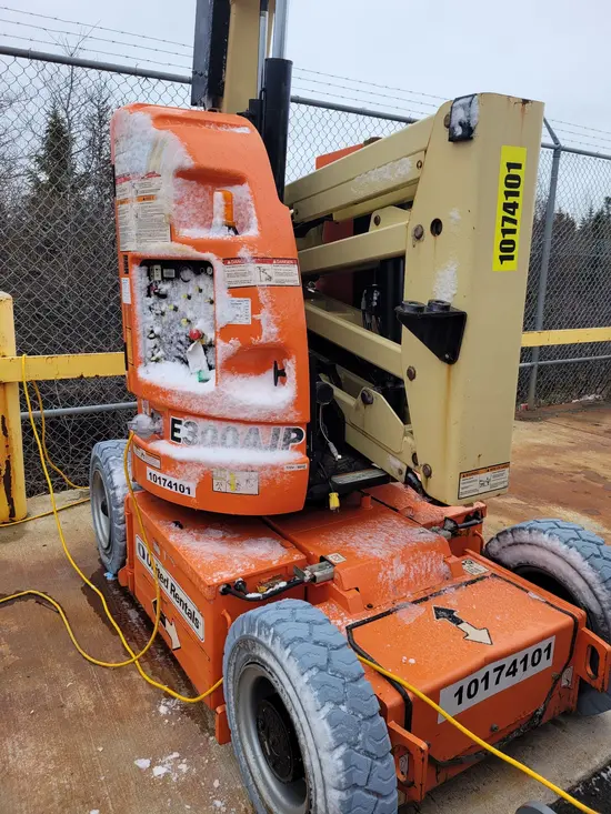2013 JLG E300AJP Articulating Boom Lift
