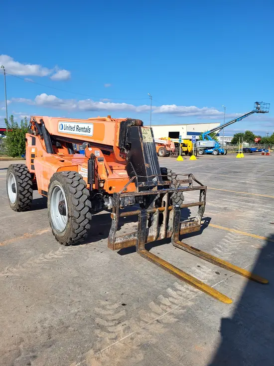 2017 SKYTRAK 8042 Forklift