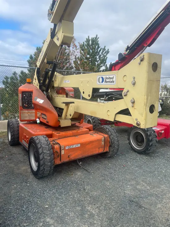 2012 JLG E450AJ Articulating Boom Lift