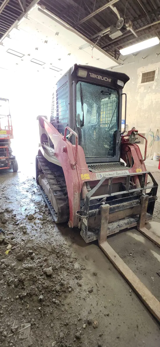 2018 Takeuchi TL8CW Track Loader