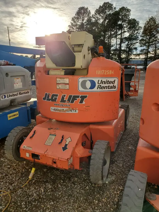 2013 JLG E400AJPN Articulating Boom Lift