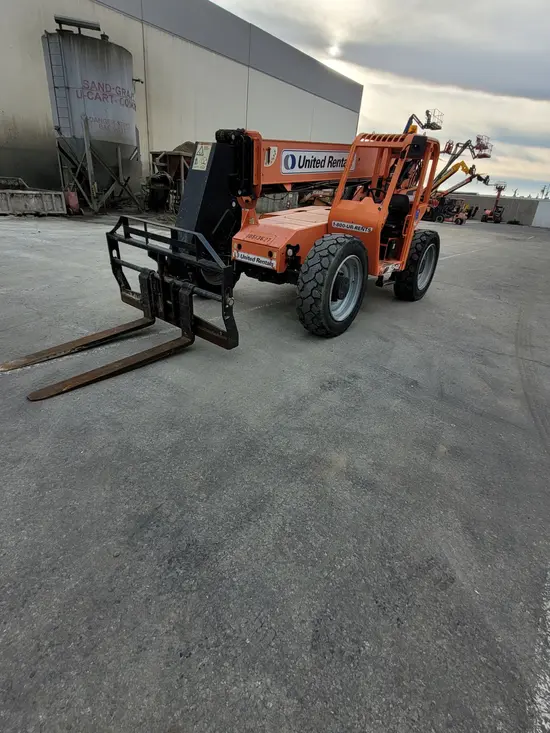 2016 SKYTRAK 6042 Forklift