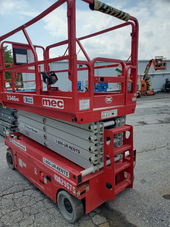2017 MEC 3346SE Scissor Lift