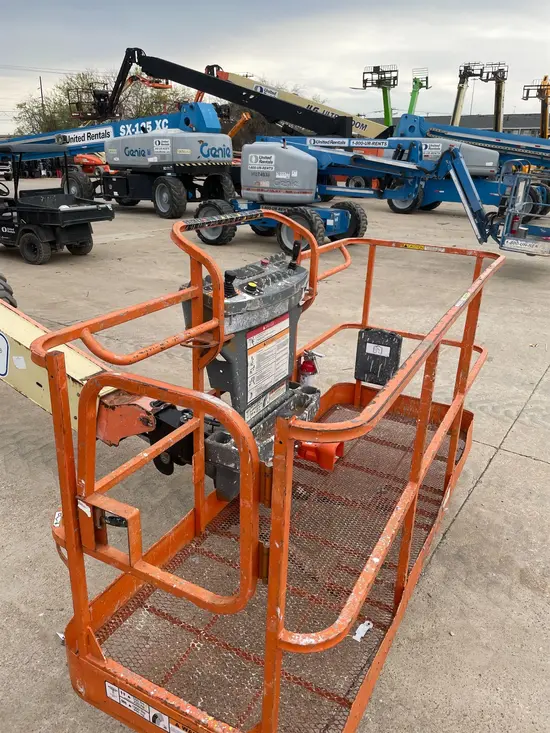 2013 JLG 400S Boom Lift