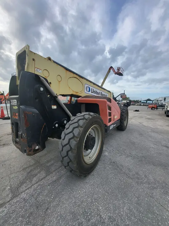 2016 JLG 1055 Forklift