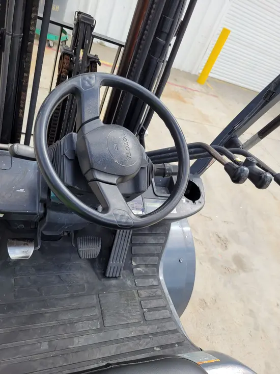 2017 Toyota 8FGU25 Warehouse Forklift