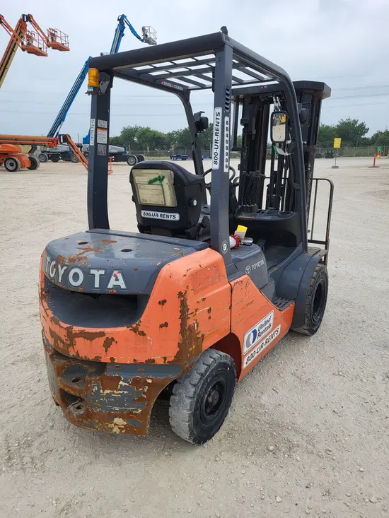 2018 Toyota 8FDU25 Warehouse Forklift