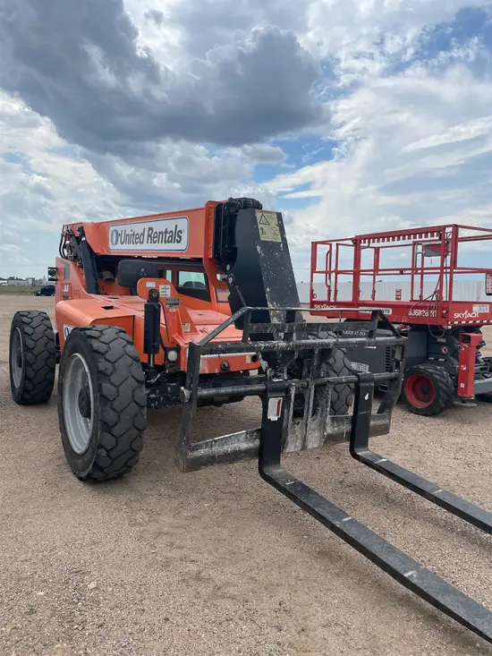 2017 SKYTRAK 8042 Forklift