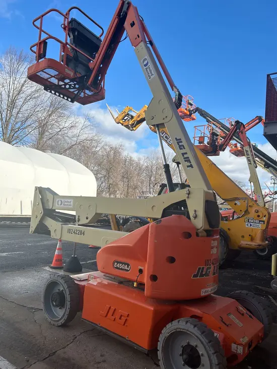 2014 JLG E450AJ Articulating Boom Lift