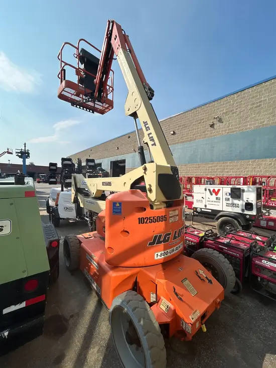 2014 JLG E450AJ Articulating Boom Lift