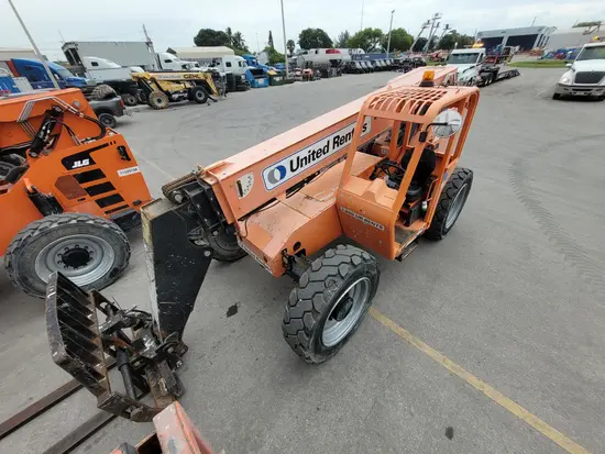 2016 SKYTRAK 6042 Forklift