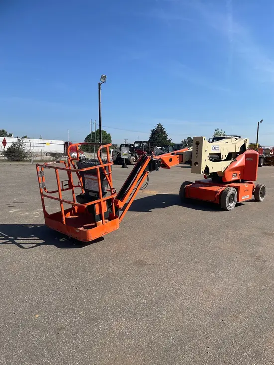 2015 JLG E400AJPN Articulating Boom Lift