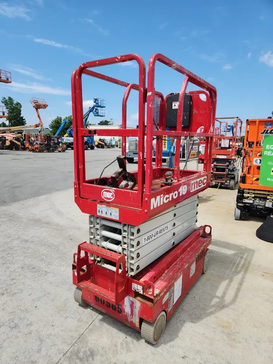 2018 MEC MICRO 19 Scissor Lift