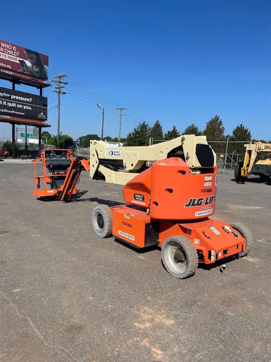 2015 JLG E400AJPN Articulating Boom Lift