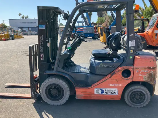 2015 Toyota 8FGU25 Warehouse Forklift