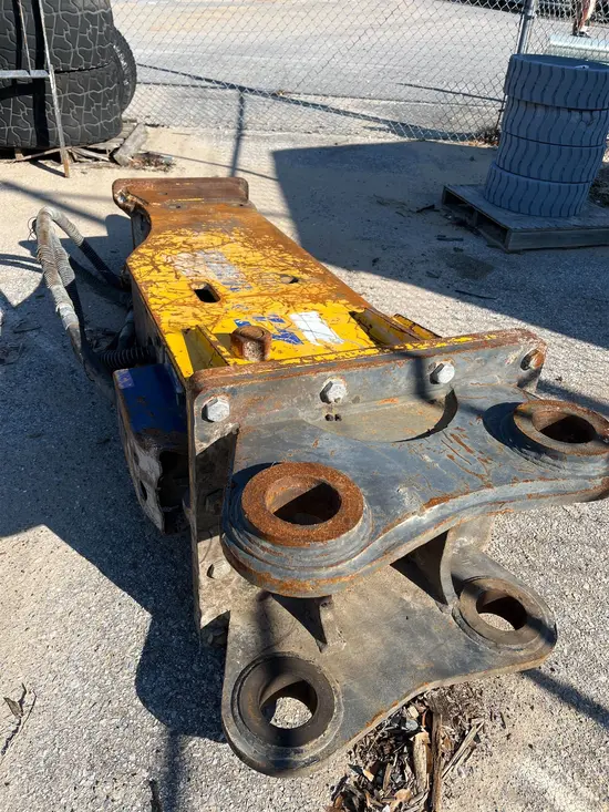 2017 SOOSAN CB800S-XCMG Attachment