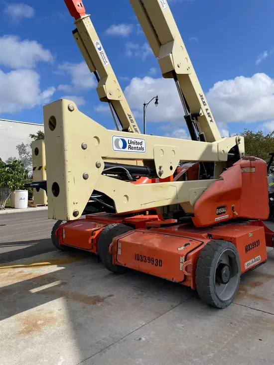 2015 JLG E450AJ Articulating Boom Lift