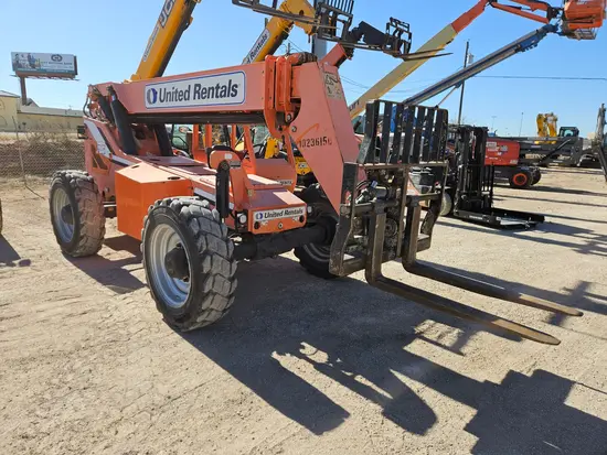 2014 SKYTRAK 8042 Forklift