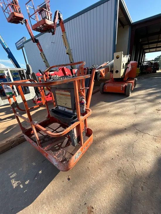 2015 JLG E400AJPN Articulating Boom Lift