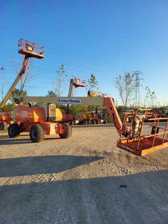2013 JLG 800A Articulating Boom Lift