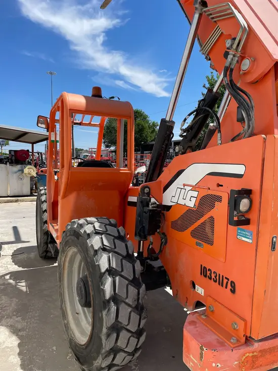 2014 SKYTRAK 6042 Forklift
