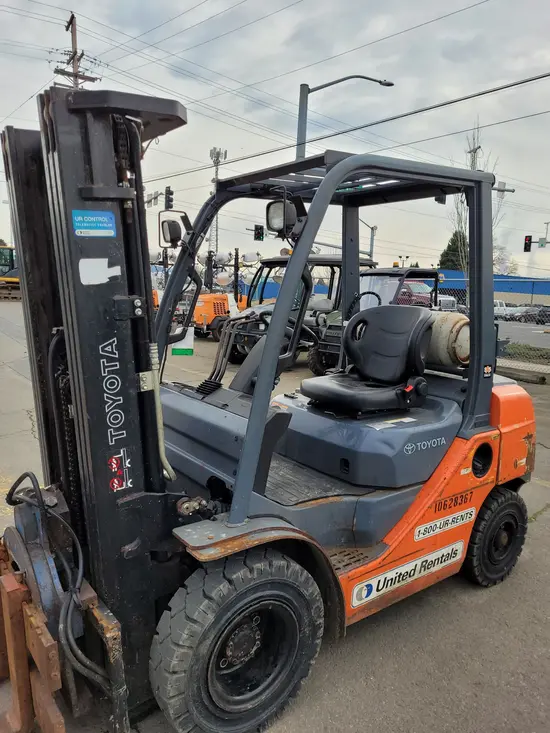 2017 Toyota 8FGU25 Warehouse Forklift