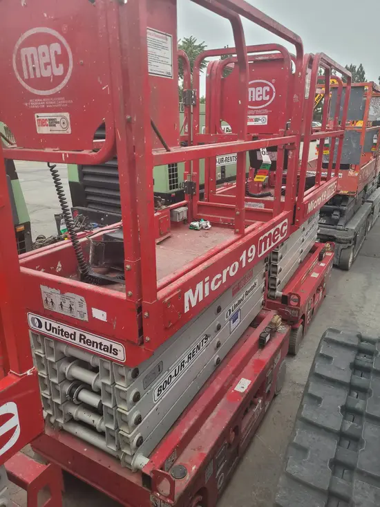 2018 MEC MICRO 19 Scissor Lift