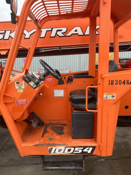 2017 SKYTRAK 10054 Forklift