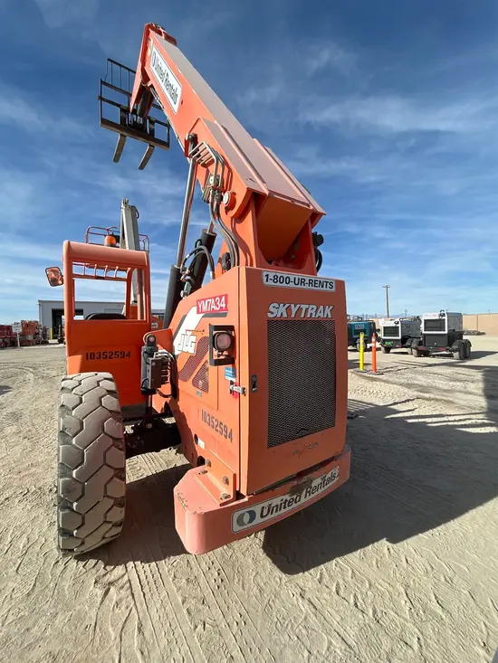 2015 SKYTRAK 6042 Forklift